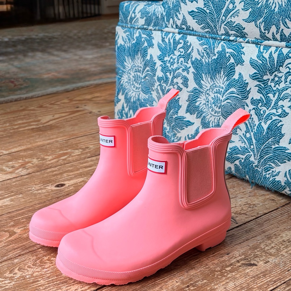 Hunter Vibrant Pink Short Rain Boots
